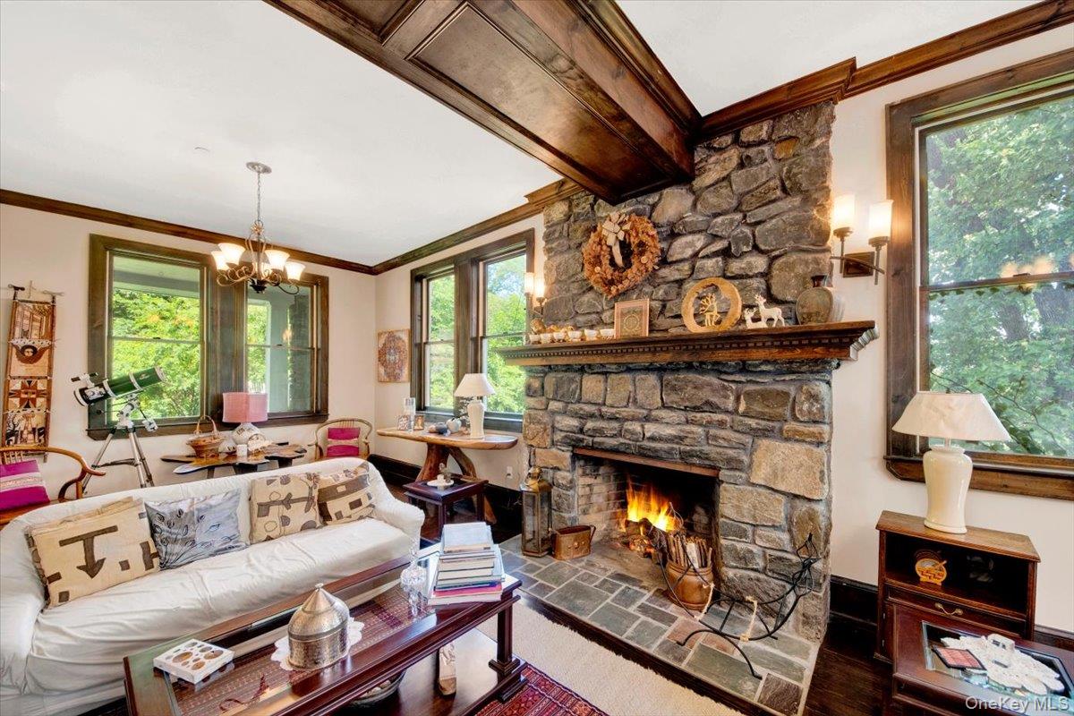 6 Sunset Lane, Hartsdale, NY 10530