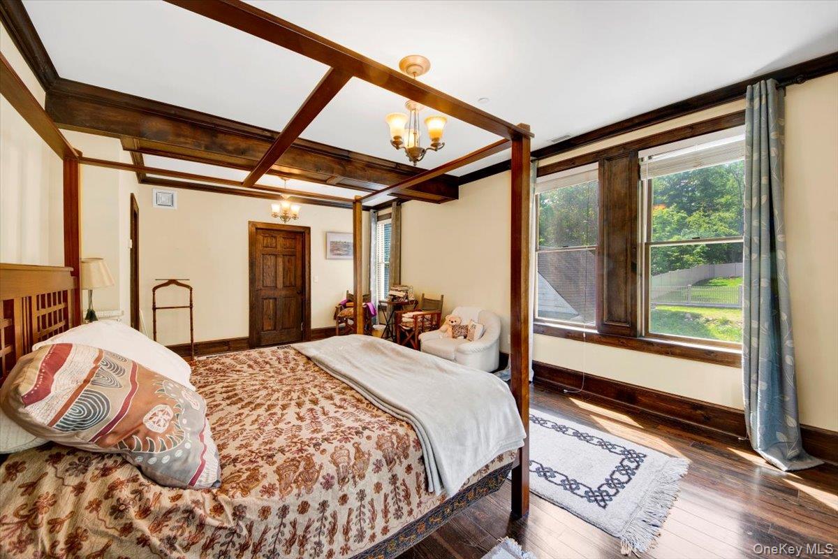 6 Sunset Lane, Hartsdale, NY 10530