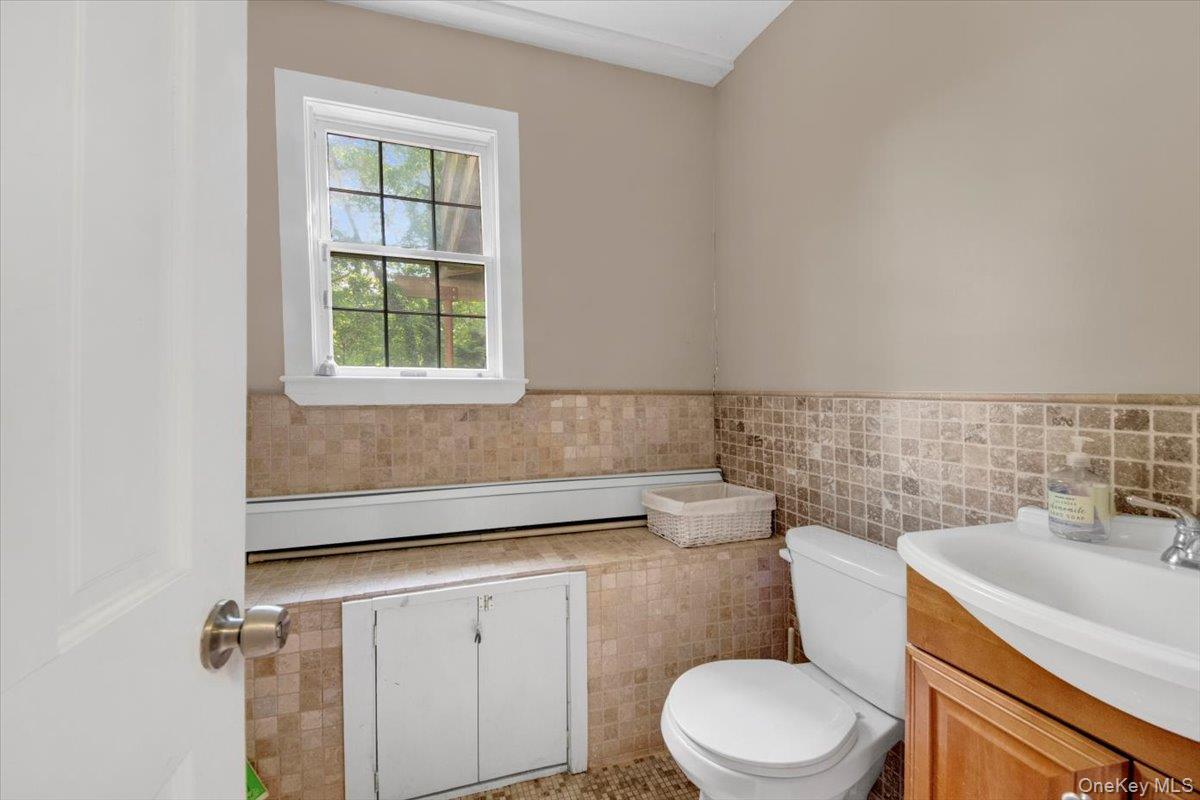 6 Sunset Lane, Hartsdale, NY 10530