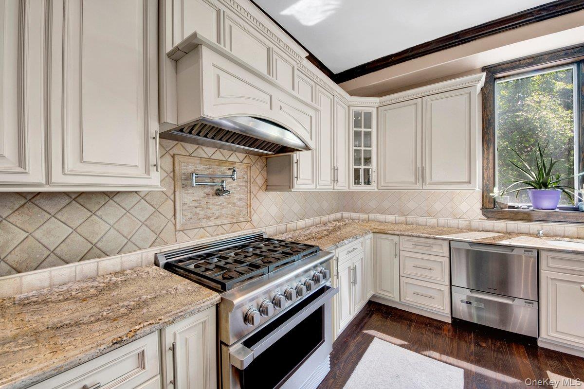 6 Sunset Lane, Hartsdale, NY 10530