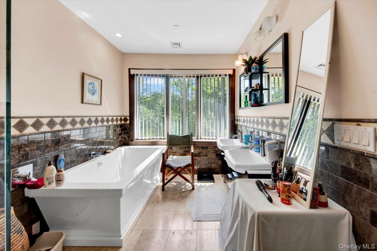 6 Sunset Lane, Hartsdale, NY 10530