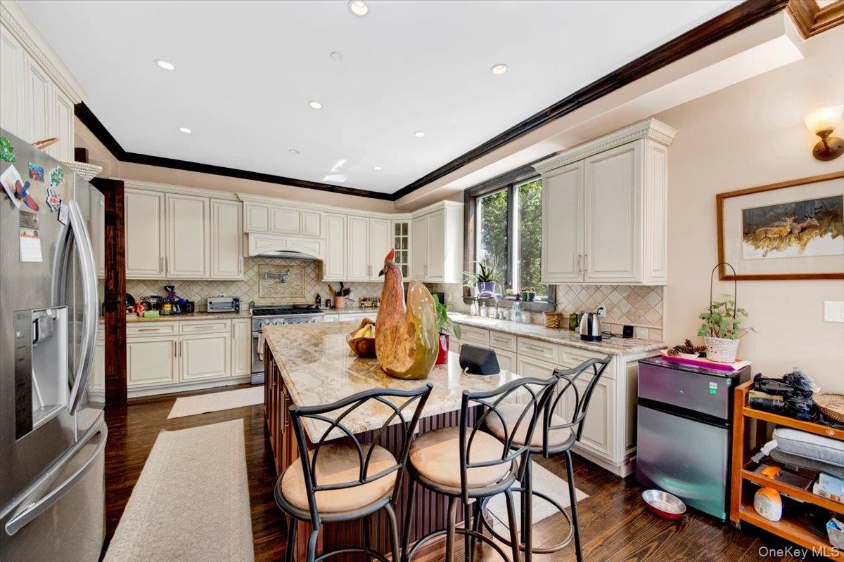 6 Sunset Lane, Hartsdale, NY 10530