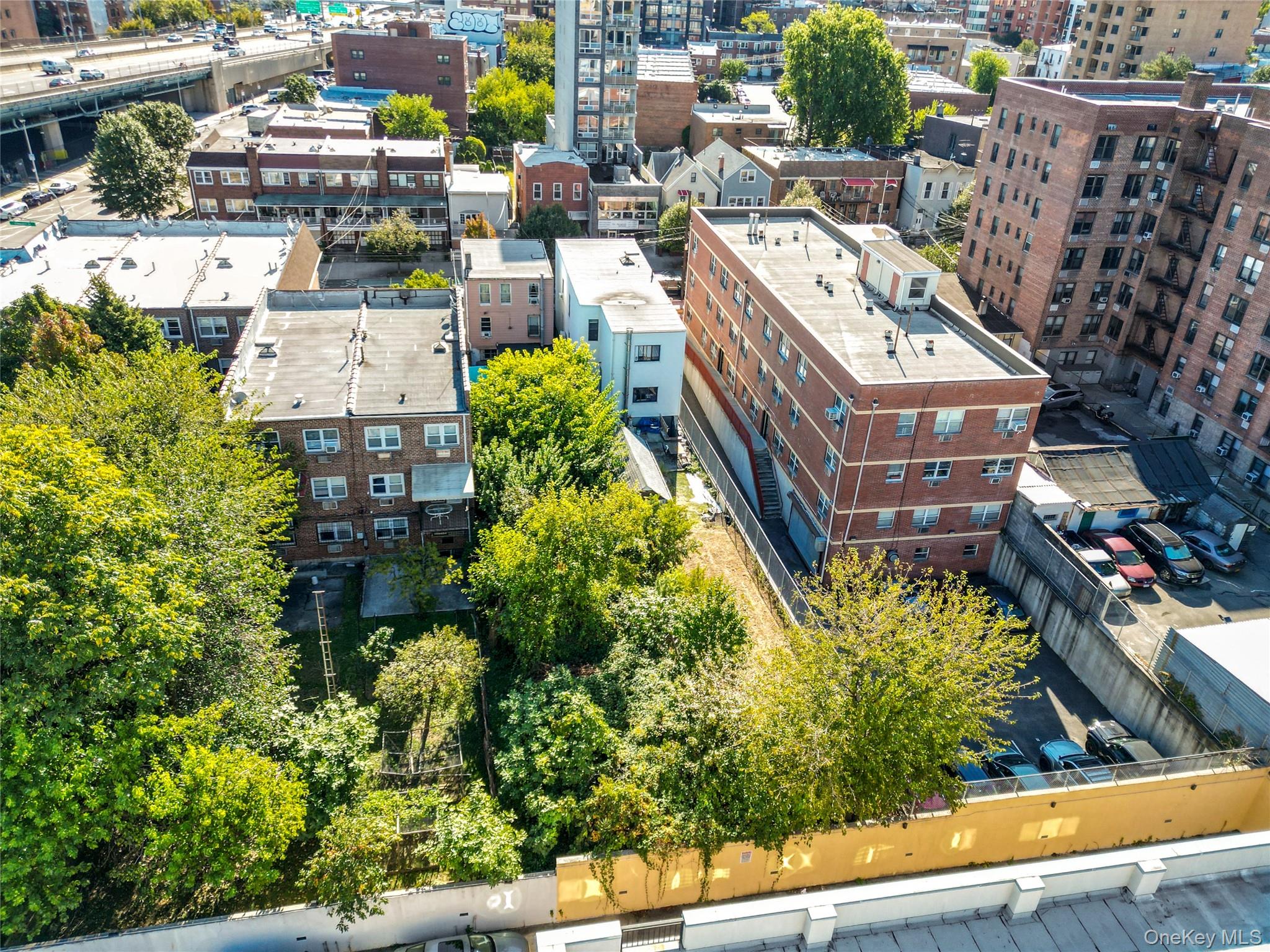 25-14 Crescent Street, Astoria, NY 11102