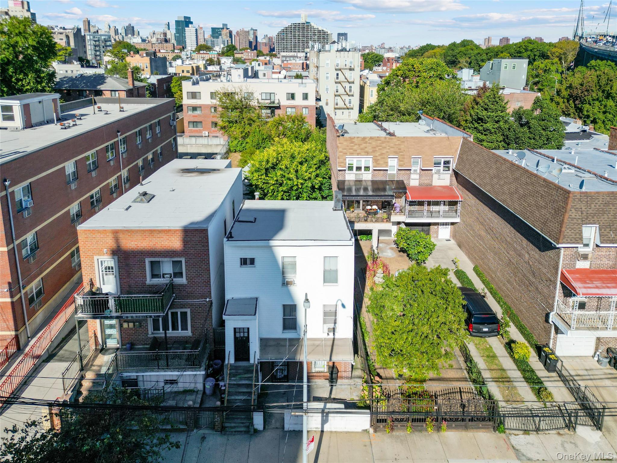 25-14 Crescent Street, Astoria, NY 11102