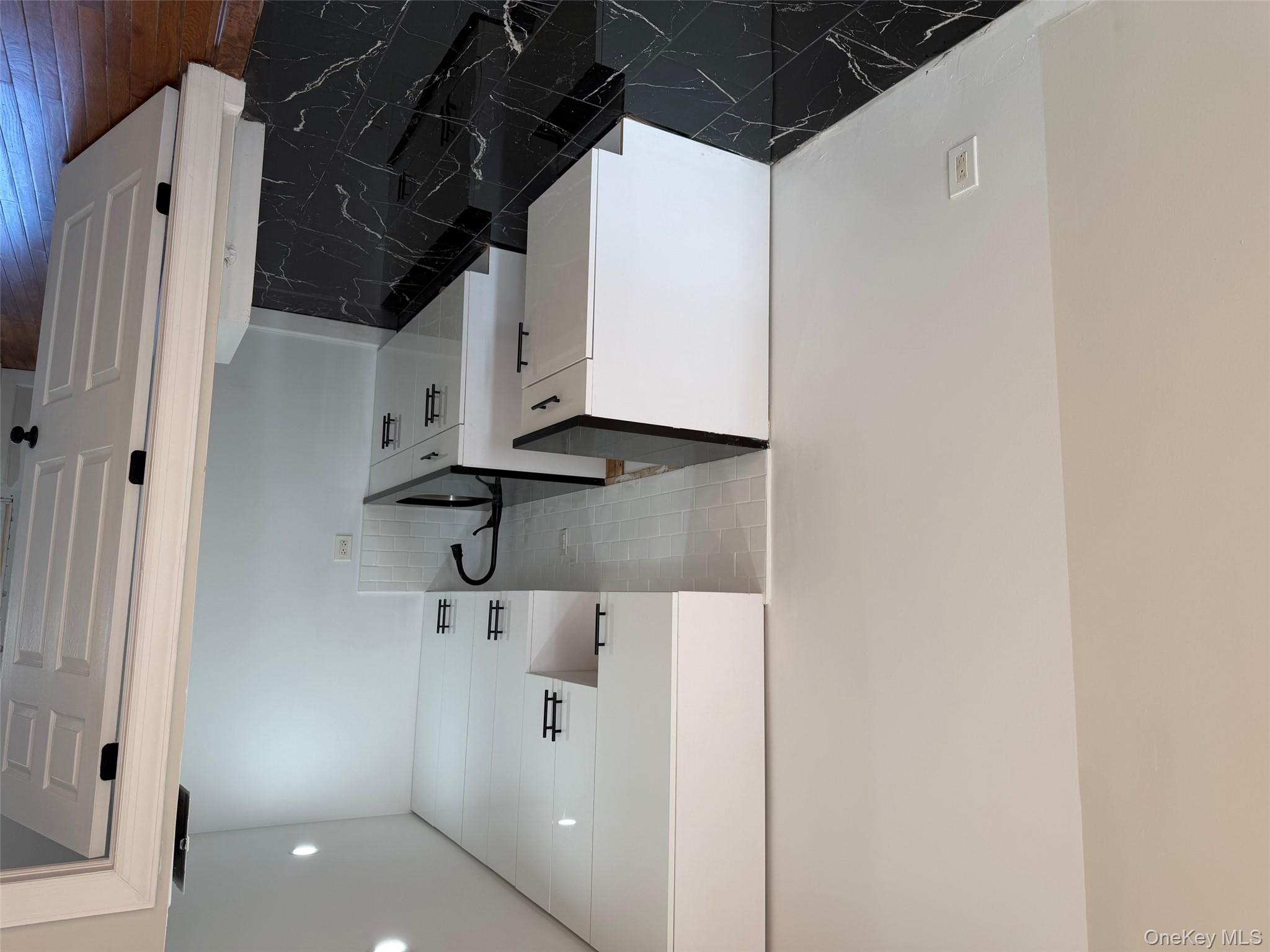 830 E Broadway # 111, Long Beach, NY 11561