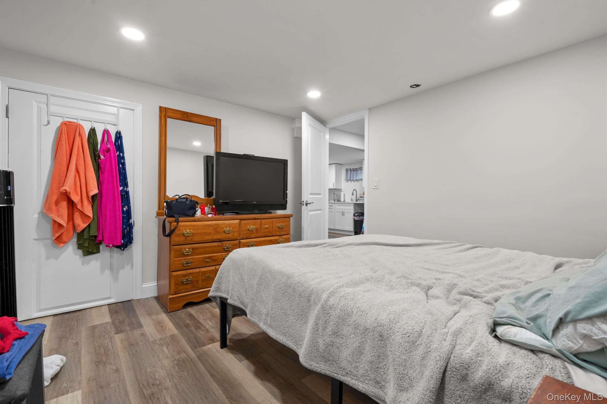 123-125 Summerfield Avenue, Bridgeport, CT 06610