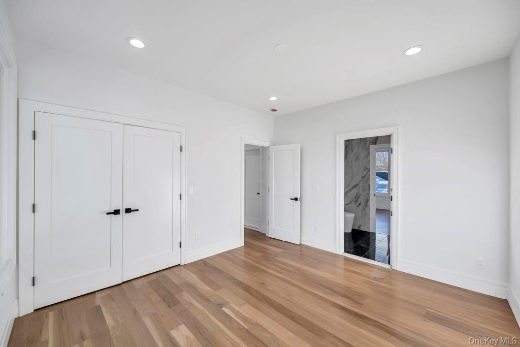 51 Stephen Drive, Plainview, NY 11803