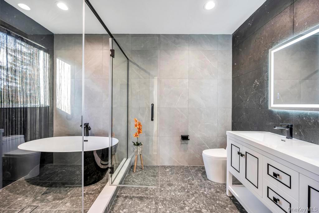 51 Stephen Drive, Plainview, NY 11803