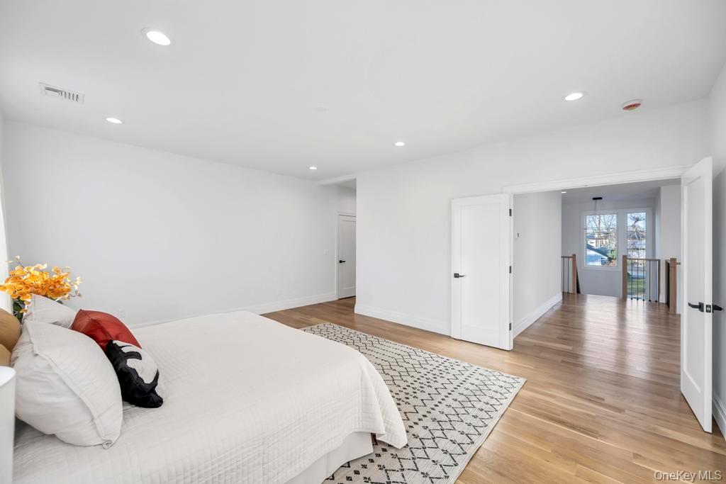 51 Stephen Drive, Plainview, NY 11803