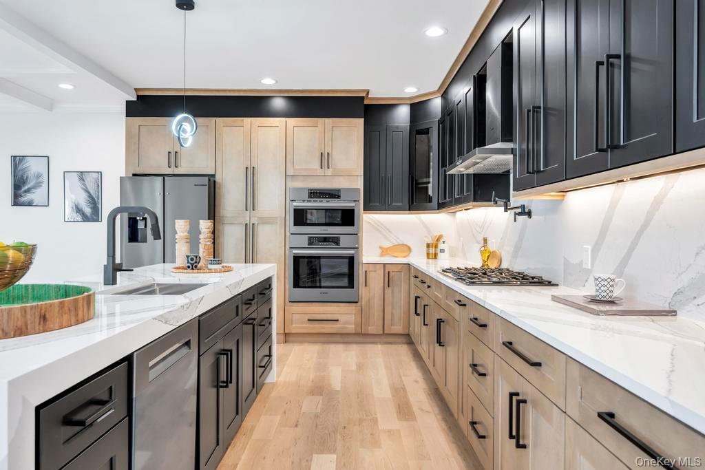 51 Stephen Drive, Plainview, NY 11803