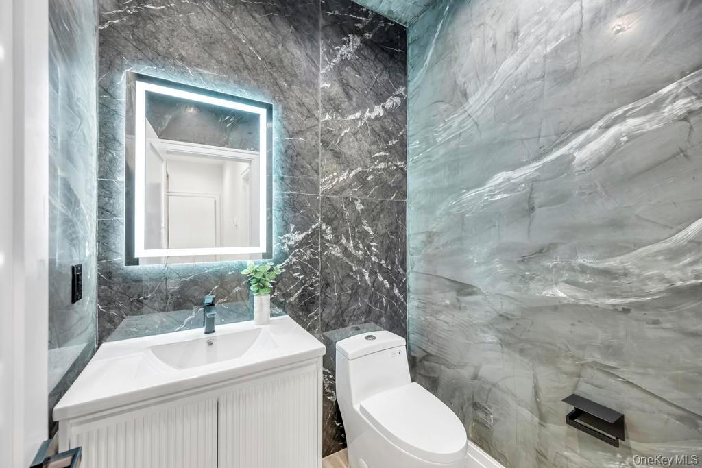 51 Stephen Drive, Plainview, NY 11803