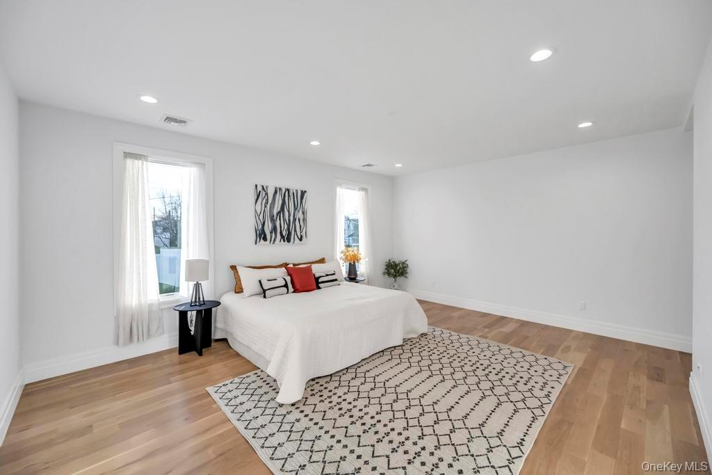 51 Stephen Drive, Plainview, NY 11803