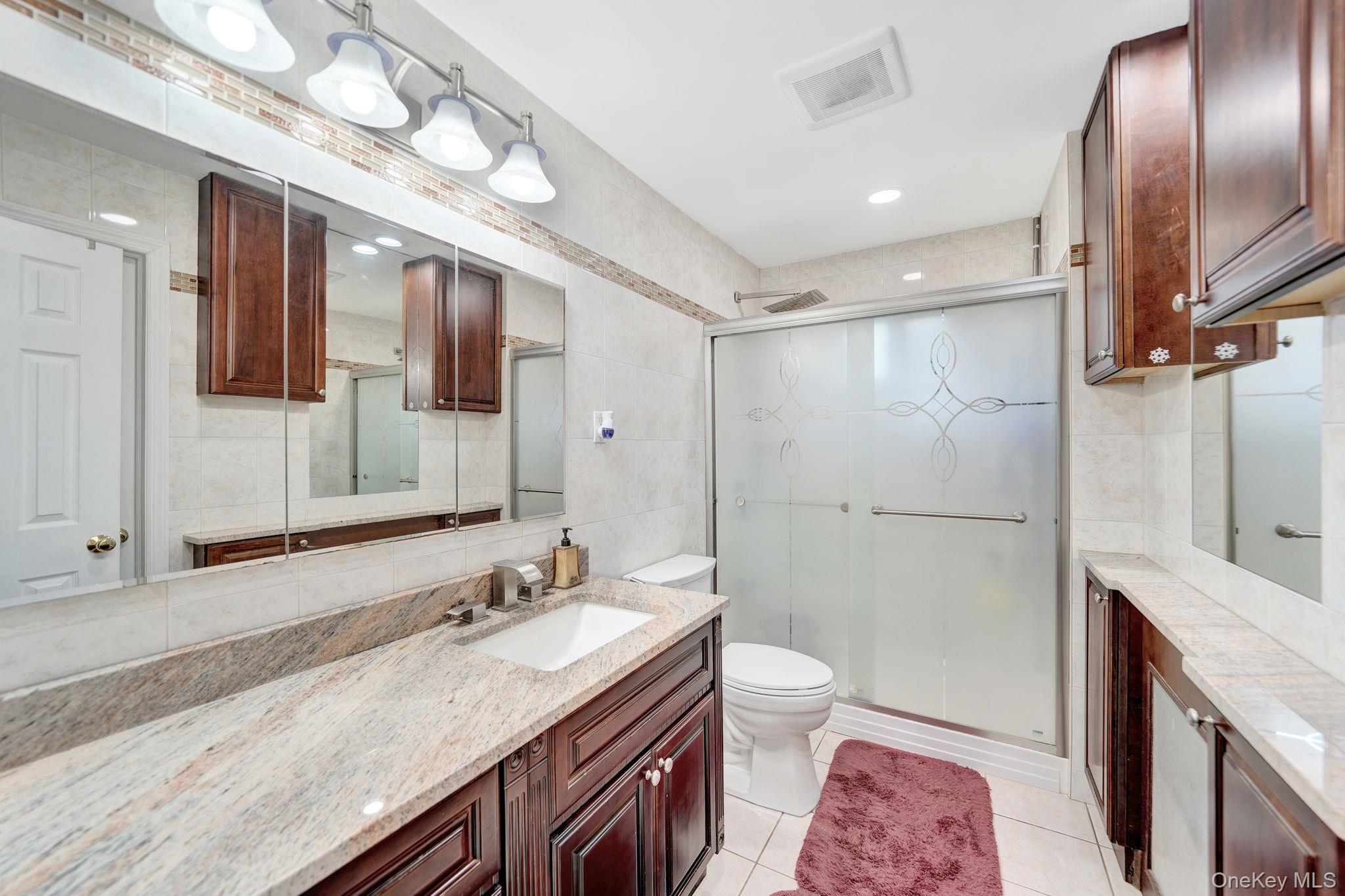 1 Wayland Road, Plainview, NY 11803