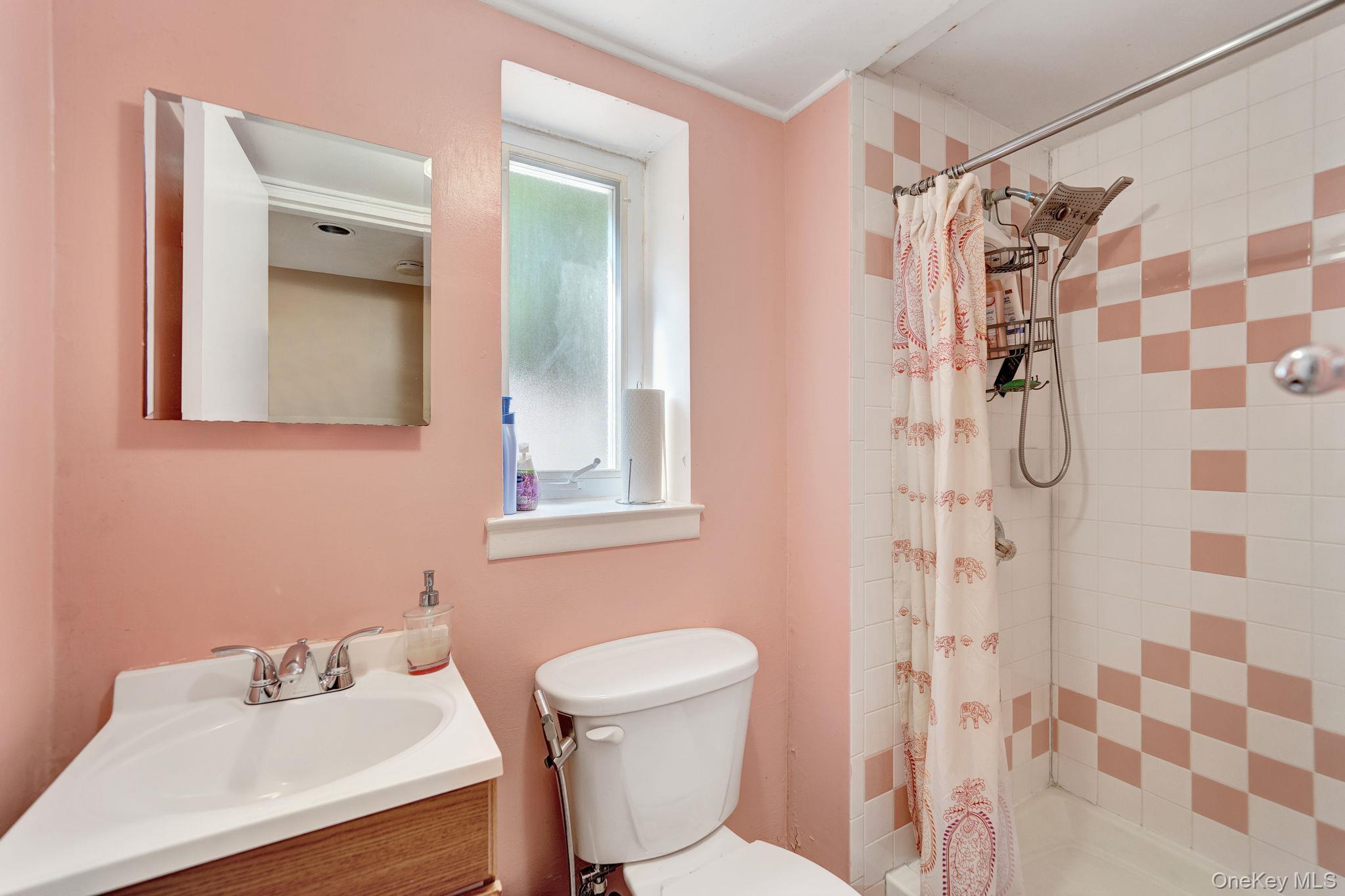 1 Wayland Road, Plainview, NY 11803