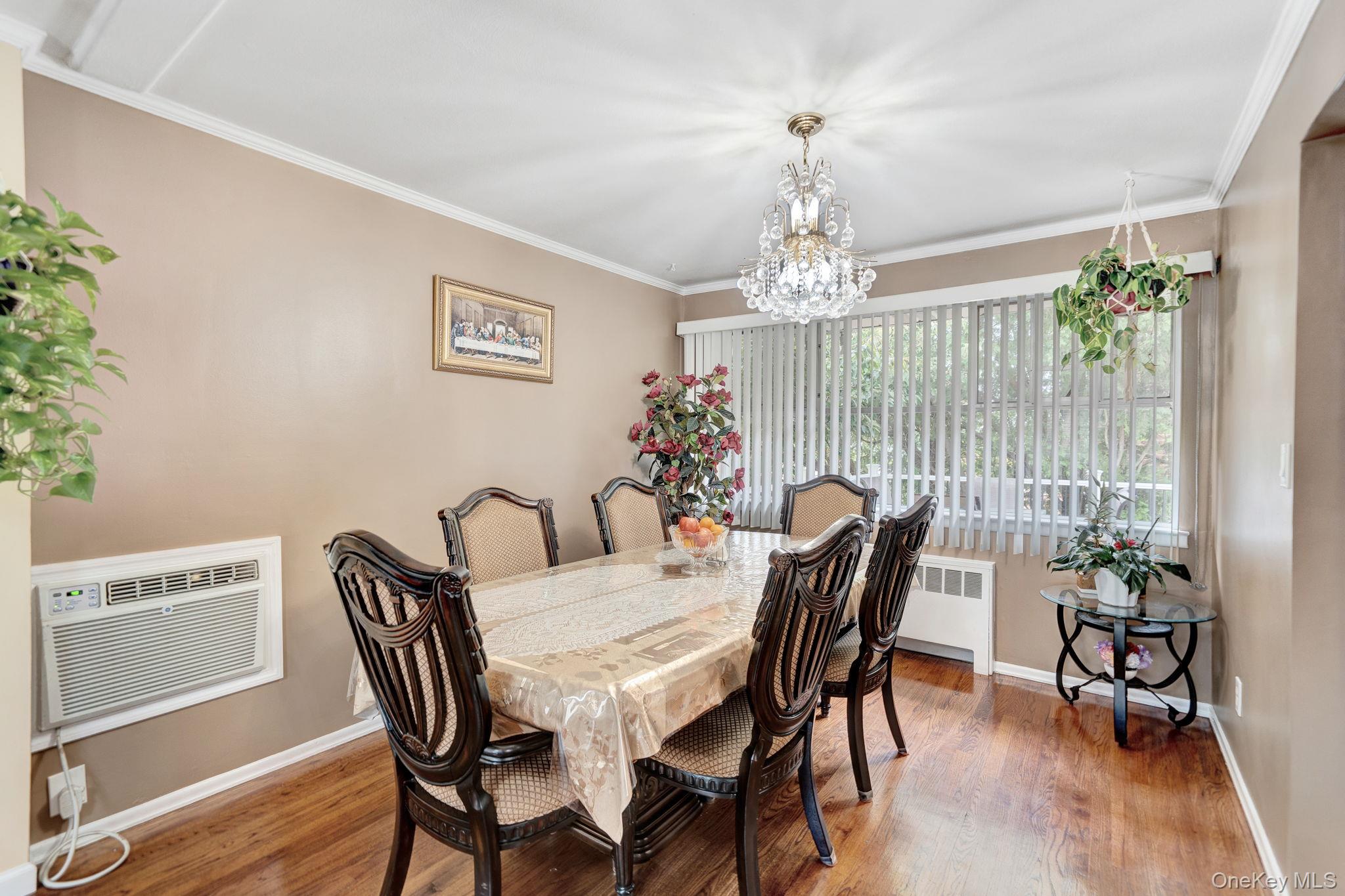 1 Wayland Road, Plainview, NY 11803