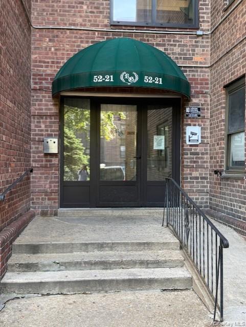 52-21 65th Place # 6P, Maspeth, NY 11378