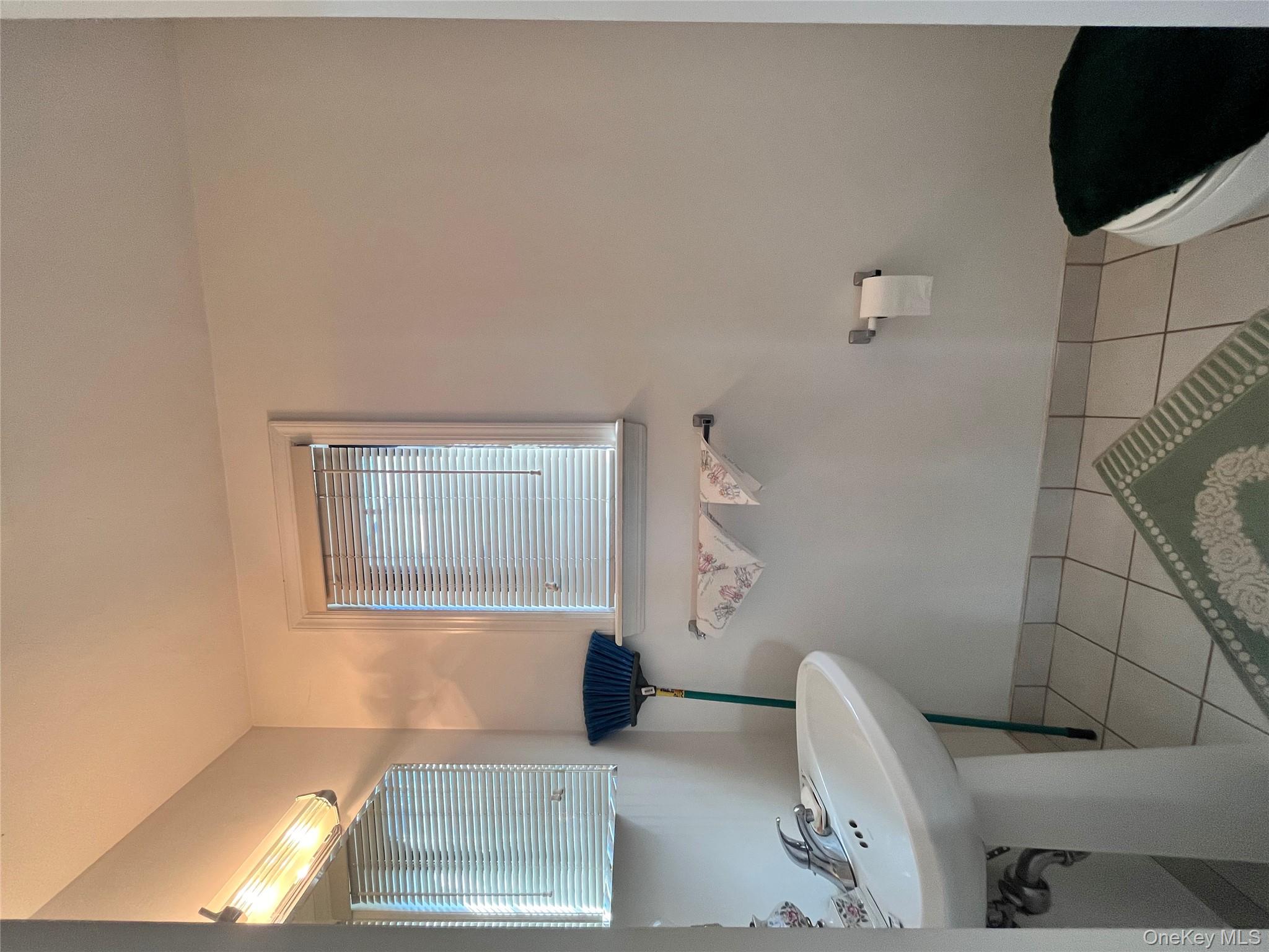 168-15 Powells Cove Blvd, Beechhurst, NY 11357