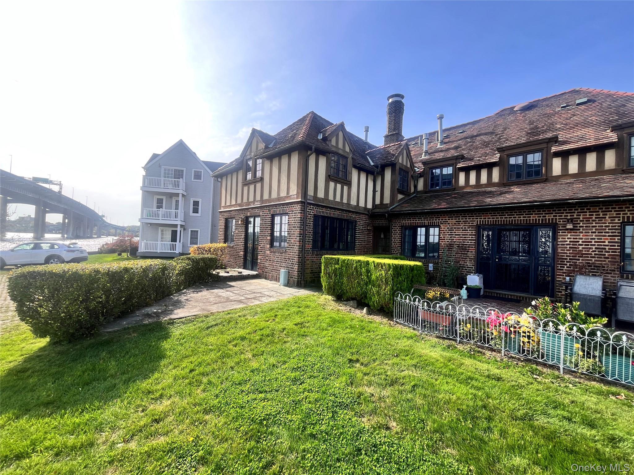 168-15 Powells Cove Blvd, Beechhurst, NY 11357