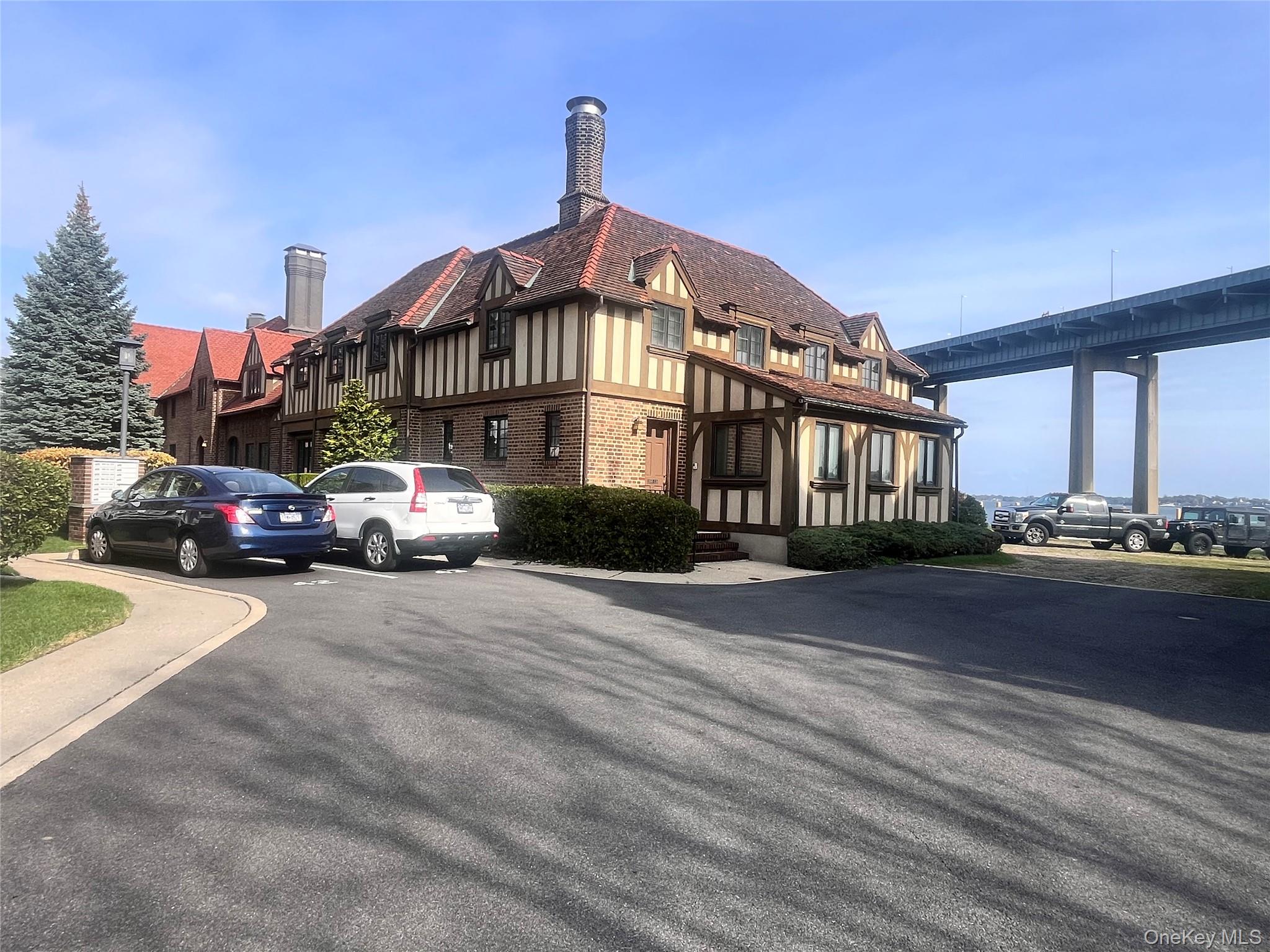 168-15 Powells Cove Blvd, Beechhurst, NY 11357