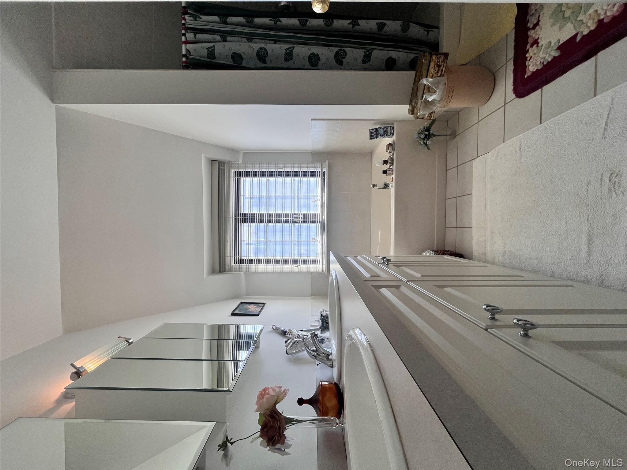 168-15 Powells Cove Blvd, Beechhurst, NY 11357