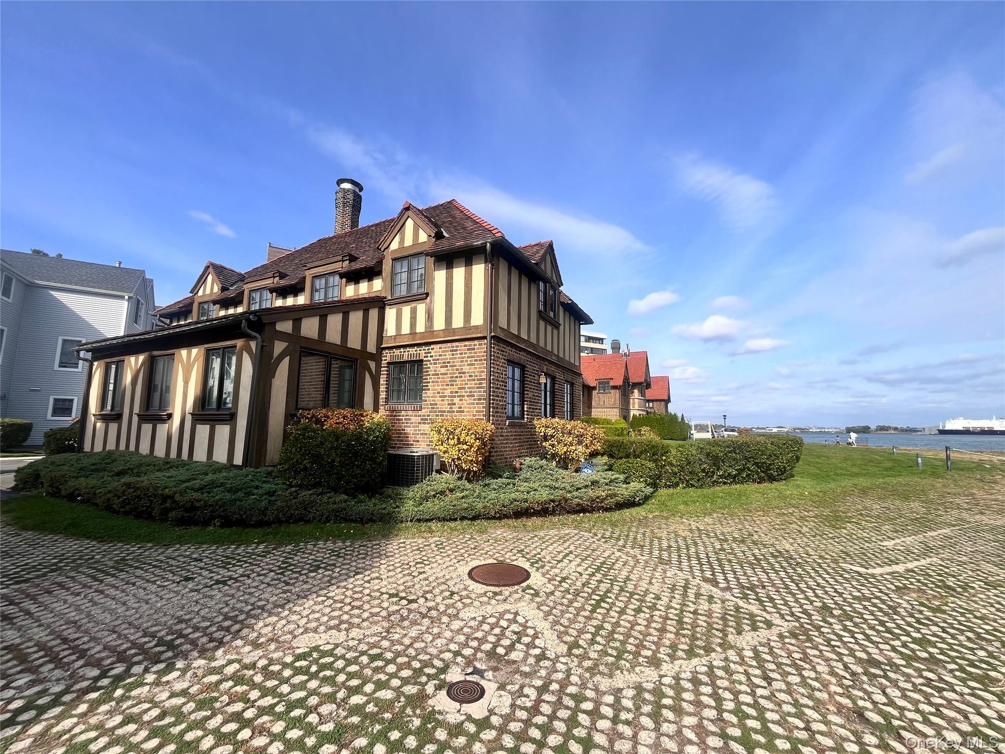 168-15 Powells Cove Blvd, Beechhurst, NY 11357