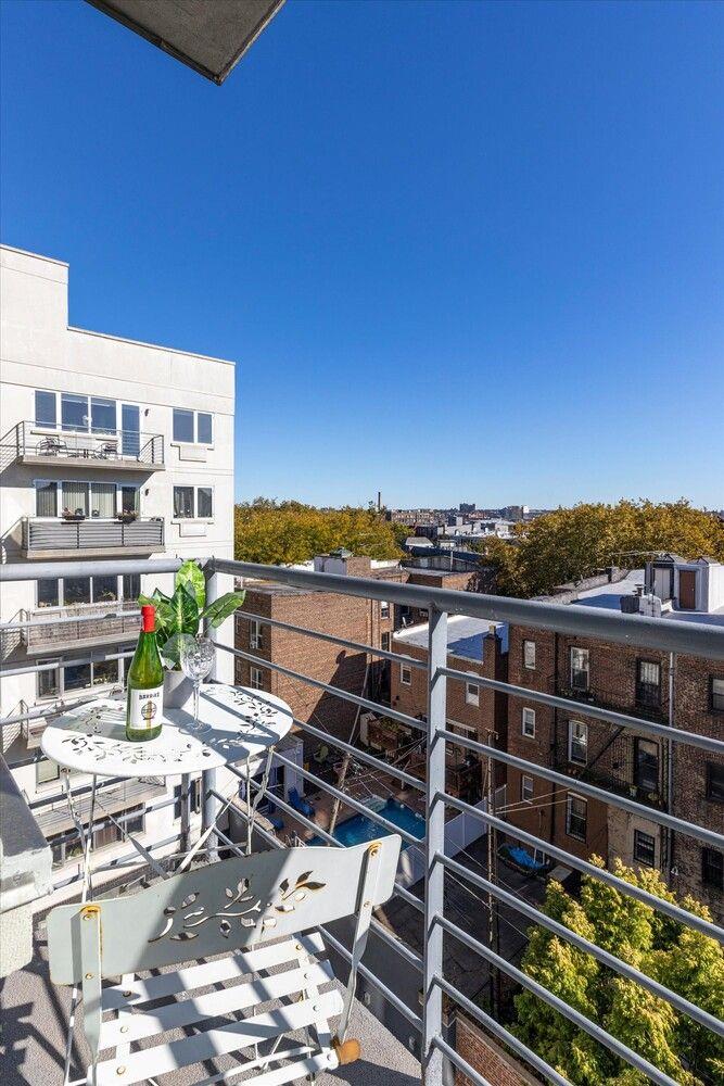 100 MASPETH Avenue # 6L, Brooklyn, NY 11211