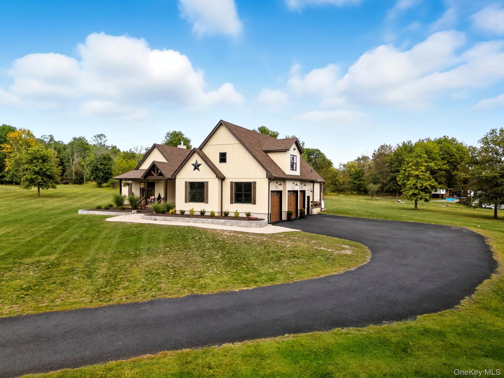 11 Knolls Road, Wallkill, NY 12589