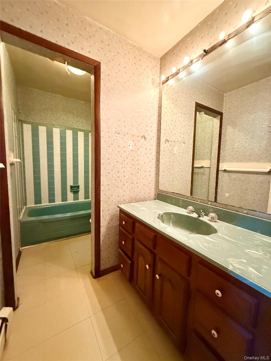 160 Halgren Crescent, Haverstraw, NY 10927