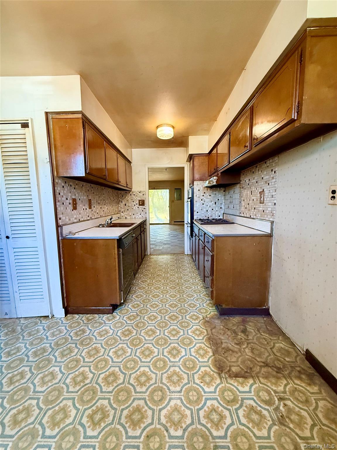 160 Halgren Crescent, Haverstraw, NY 10927