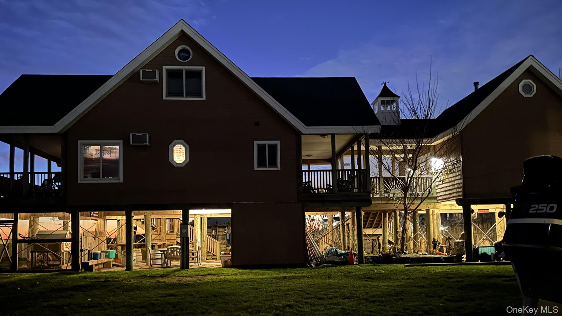 49 Bayview Avenue W, Lindenhurst, NY 11757