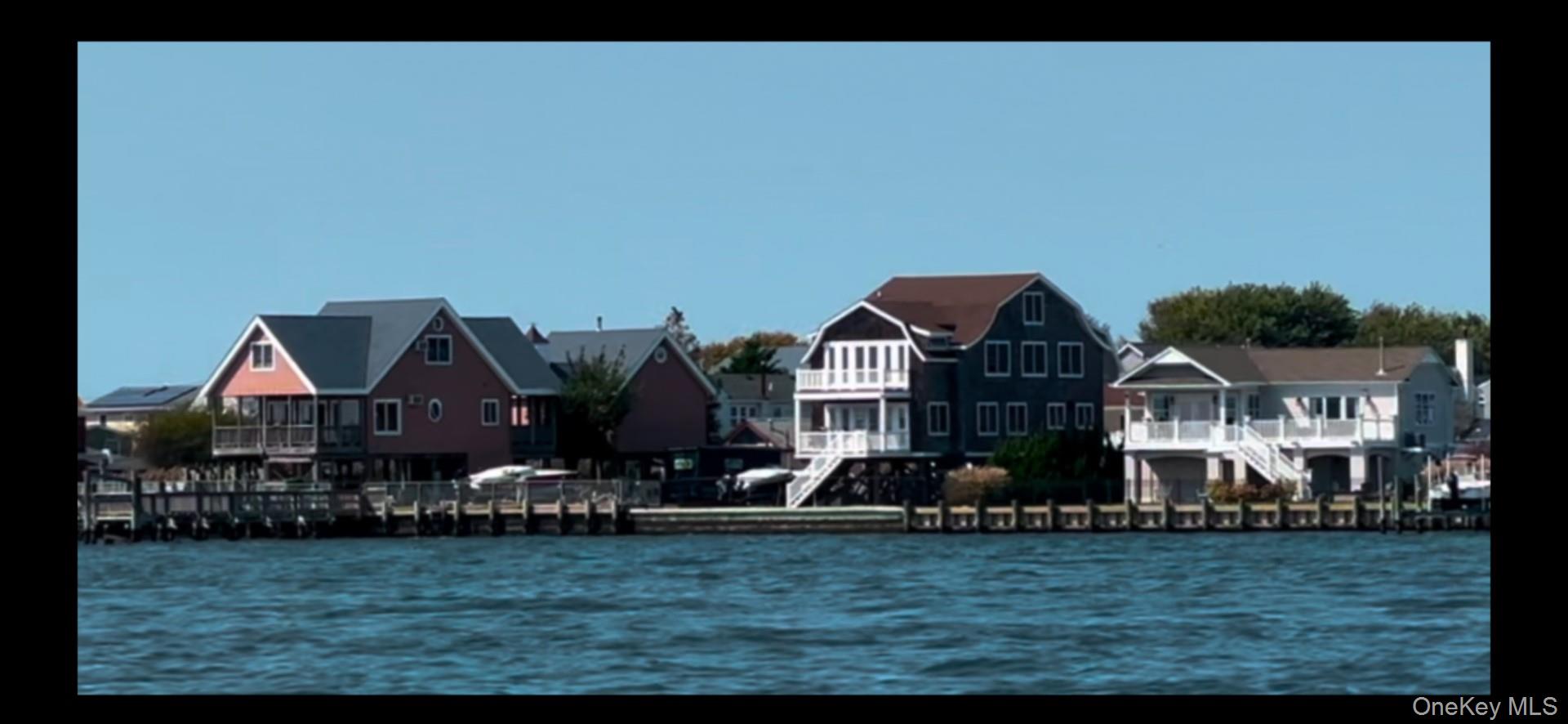 49 Bayview Avenue W, Lindenhurst, NY 11757