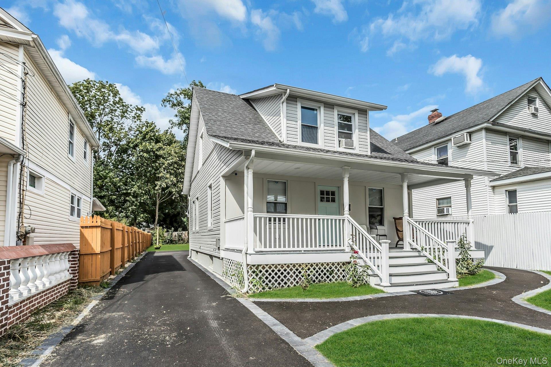 4 W 11th Street, Huntington Station, NY 11746