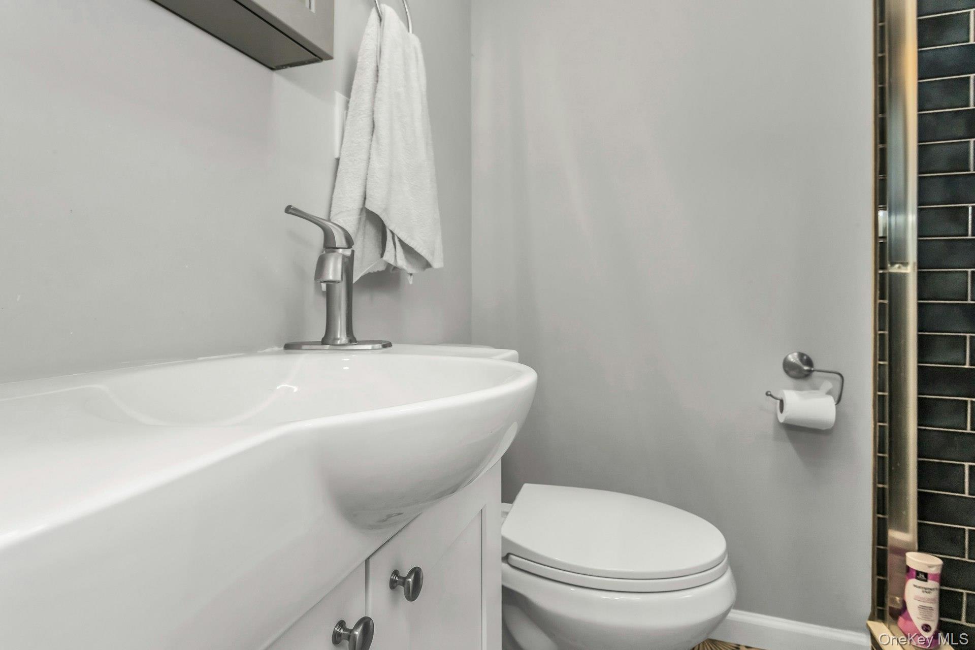 4 W 11th Street, Huntington Station, NY 11746