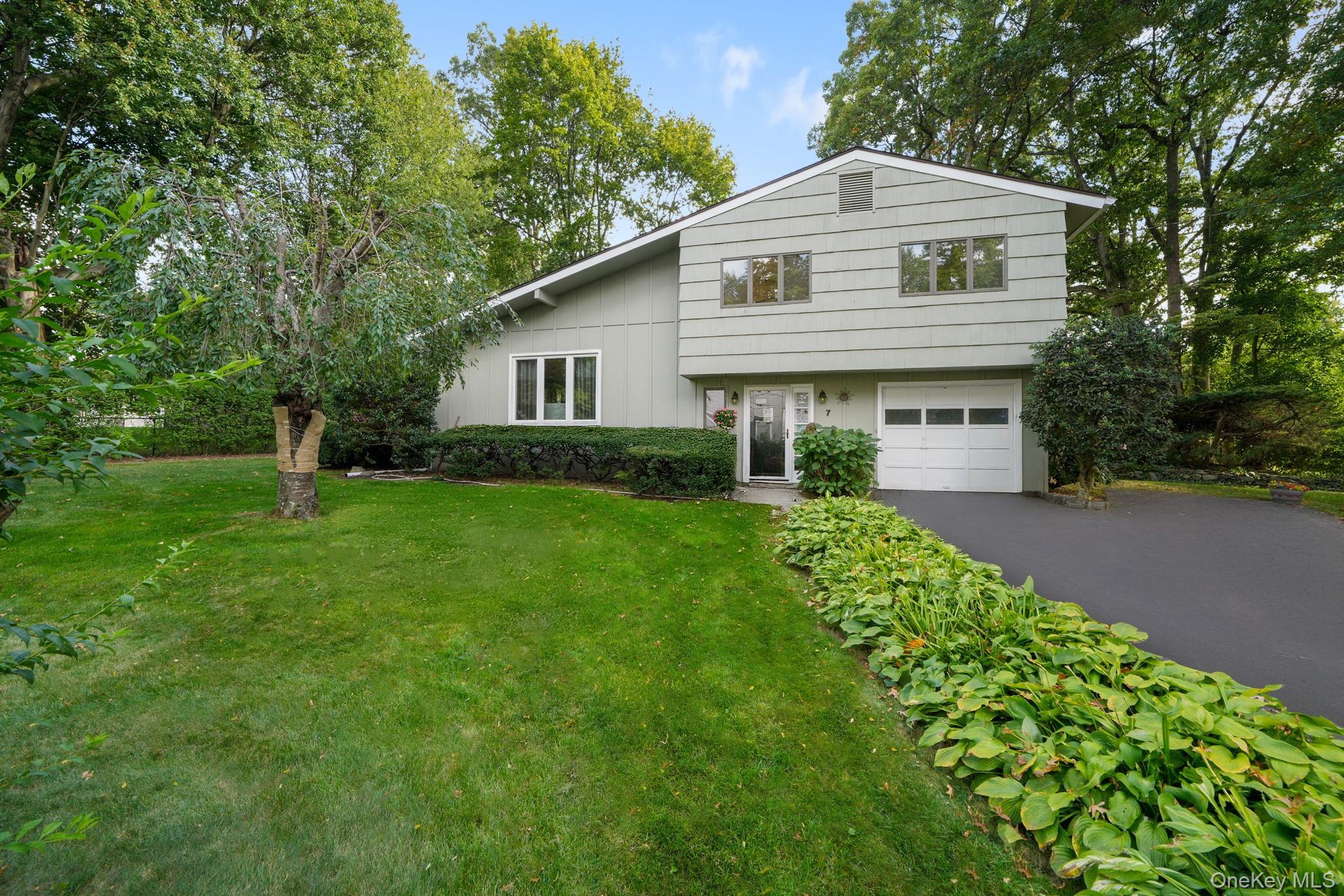 7 Green Acres Lane, White Plains, NY 10607