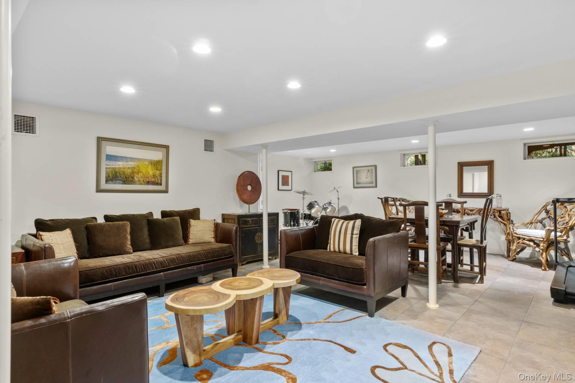 210 Treescape Drive, East Hampton, NY 11937