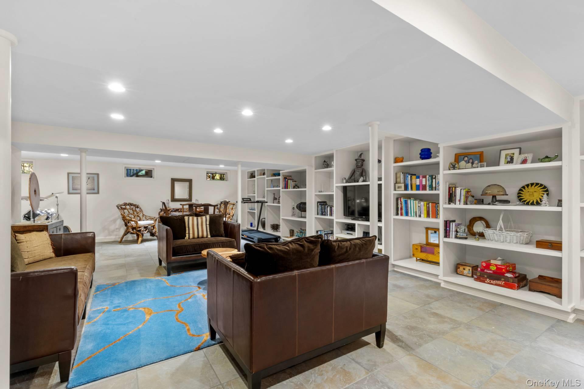 210 Treescape Drive, East Hampton, NY 11937