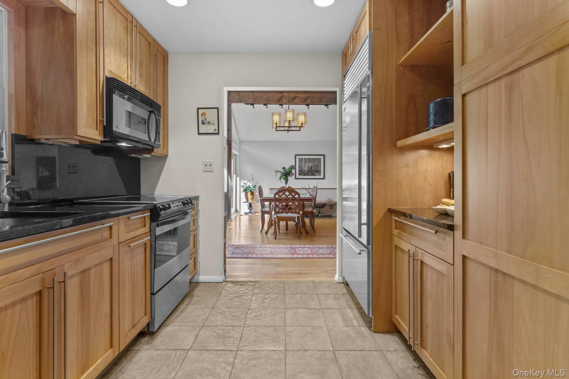 210 Treescape Drive, East Hampton, NY 11937