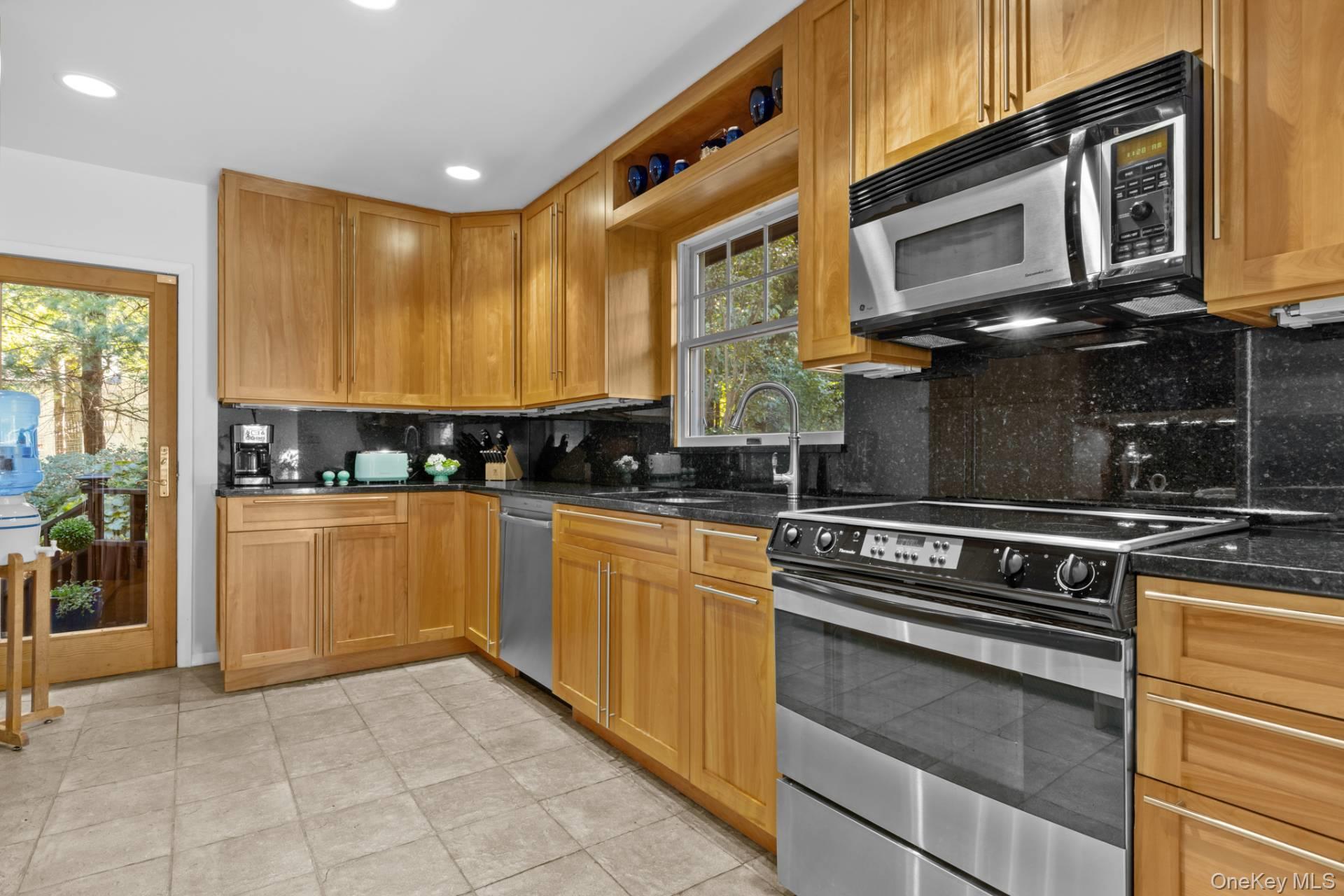 210 Treescape Drive, East Hampton, NY 11937