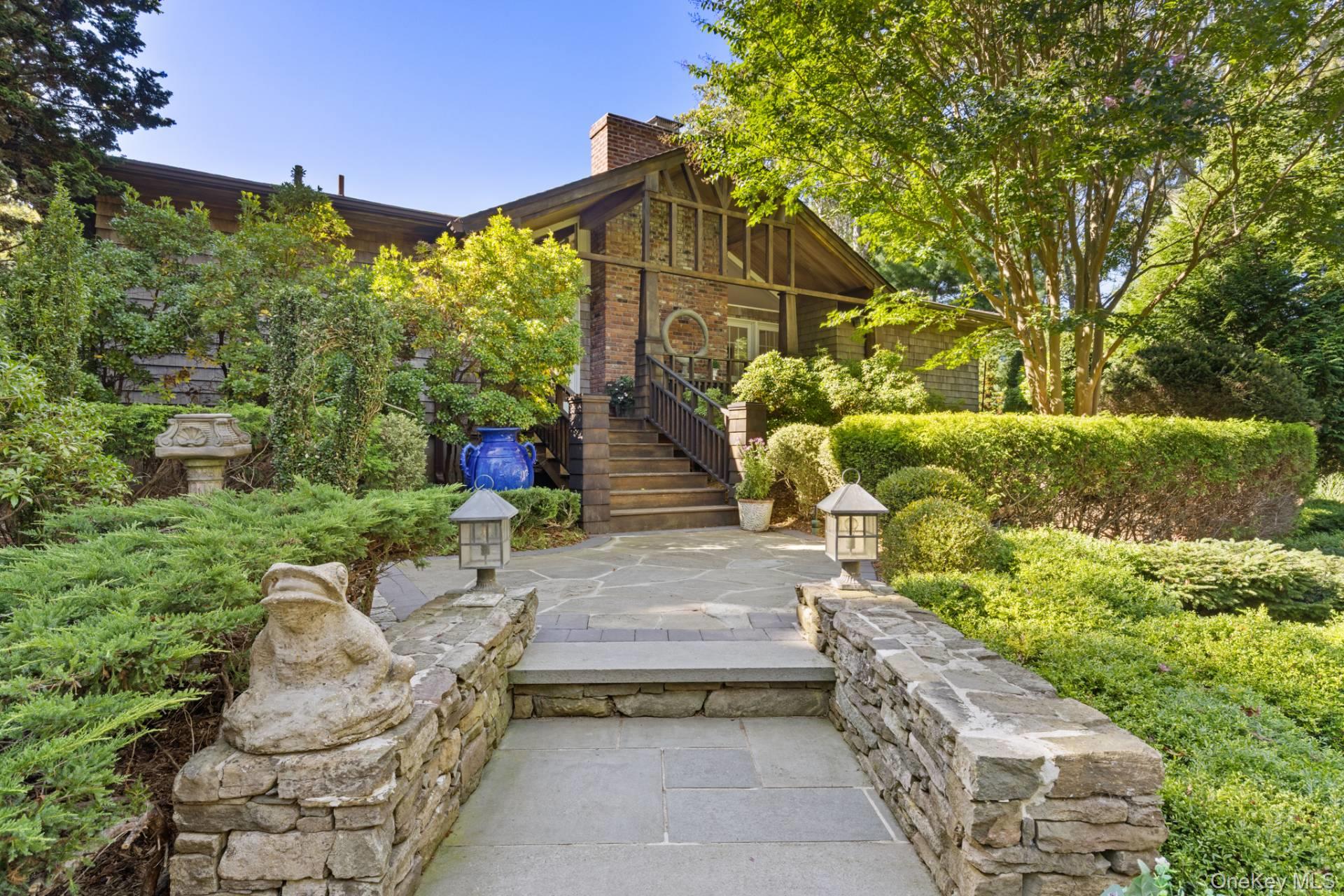 210 Treescape Drive, East Hampton, NY 11937