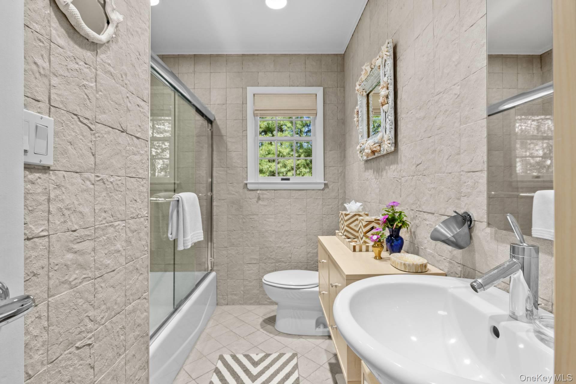 210 Treescape Drive, East Hampton, NY 11937