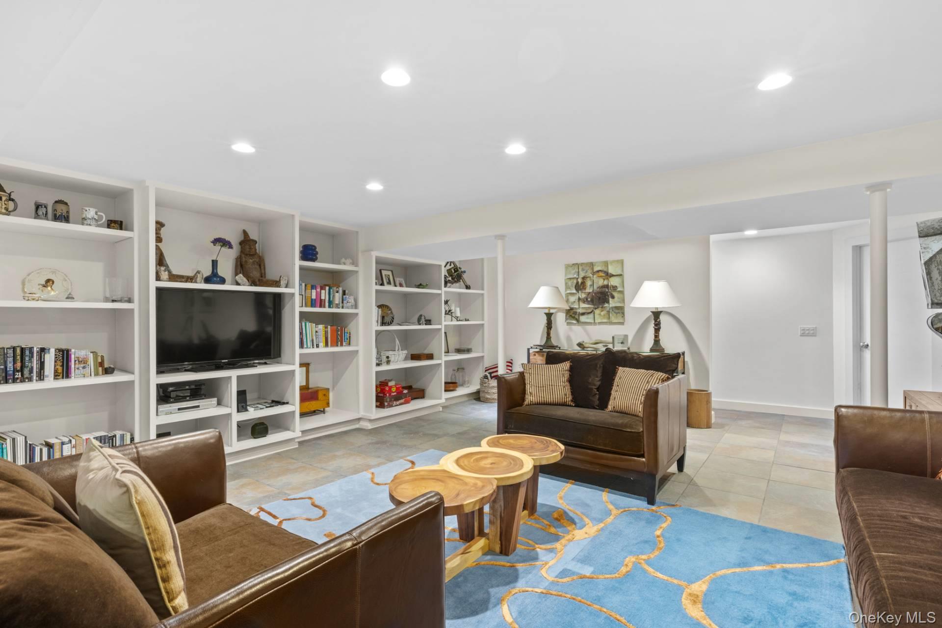 210 Treescape Drive, East Hampton, NY 11937