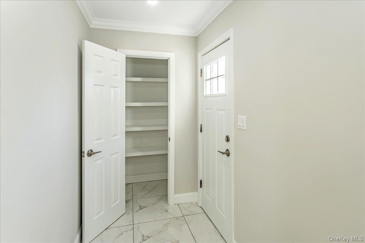 75 Wesleyan Road, Smithtown, NY 11787