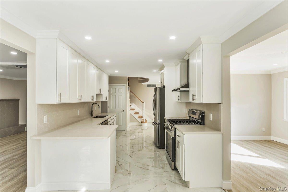 75 Wesleyan Road, Smithtown, NY 11787