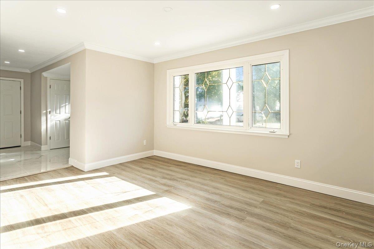 75 Wesleyan Road, Smithtown, NY 11787