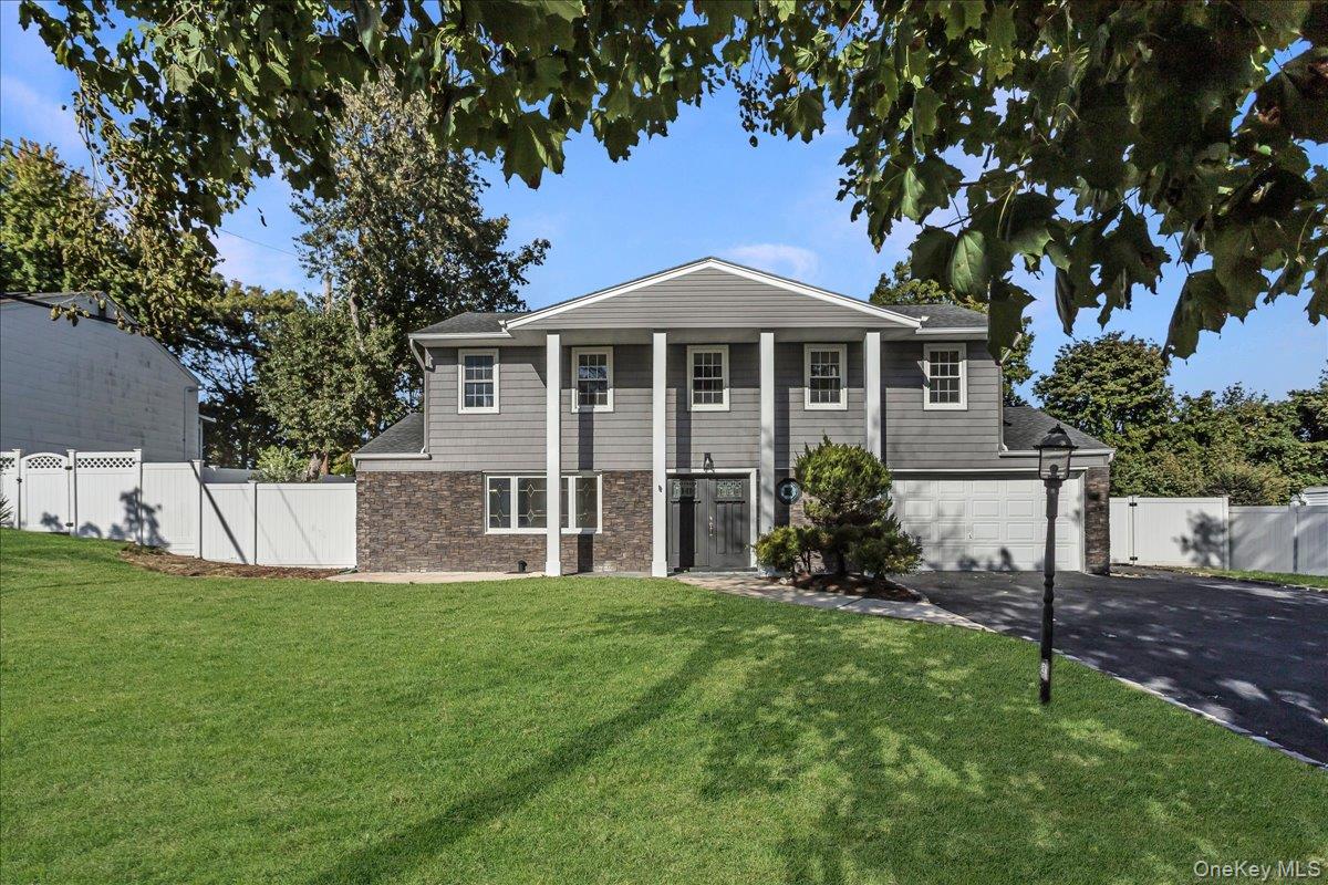 75 Wesleyan Road, Smithtown, NY 11787