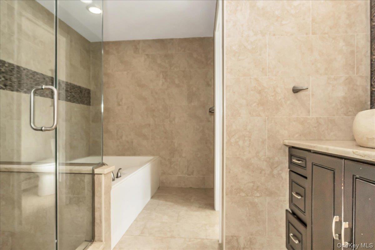 75 Wesleyan Road, Smithtown, NY 11787