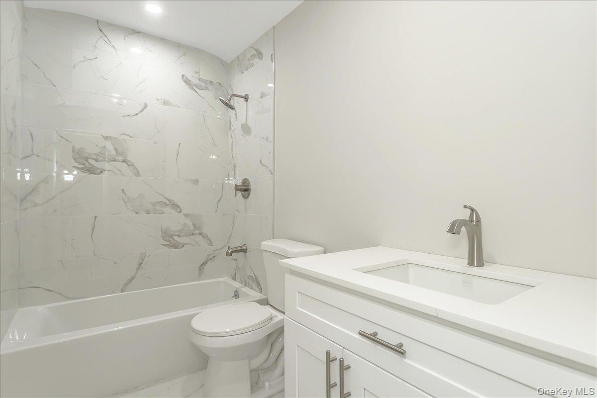 75 Wesleyan Road, Smithtown, NY 11787