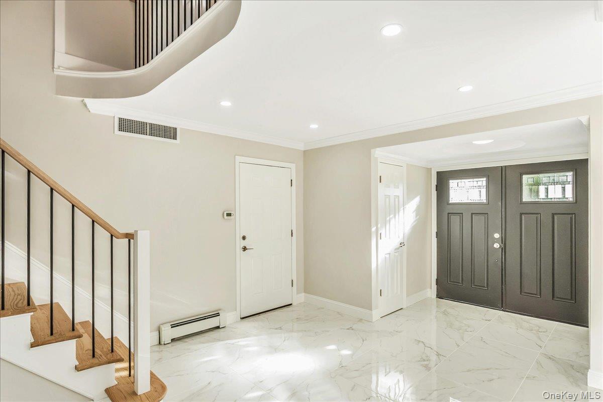 75 Wesleyan Road, Smithtown, NY 11787