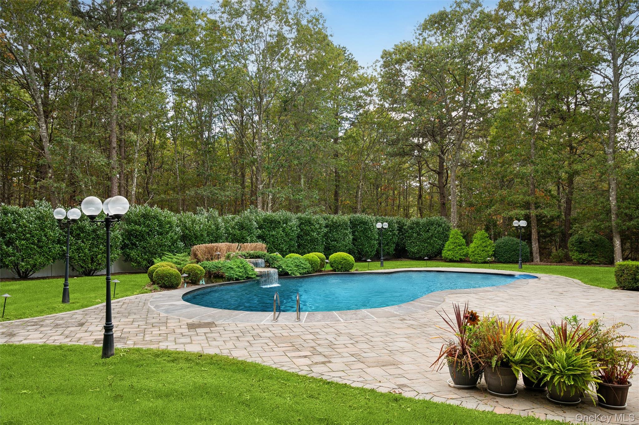 4 Palace Court, Manorville, NY 11949