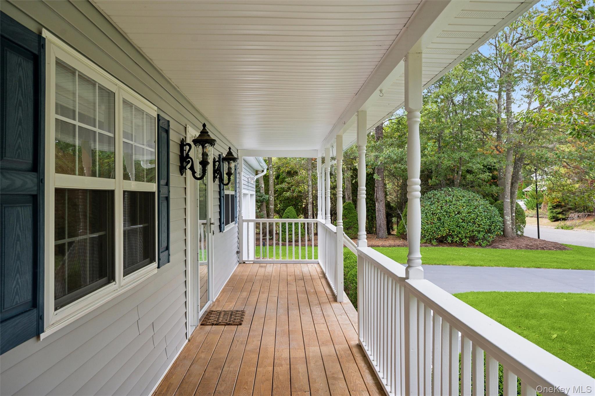 4 Palace Court, Manorville, NY 11949